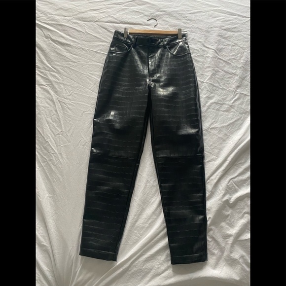 NWT H&M Trend Faux Leather Crocodile Print Pants - Picture 8 of 8